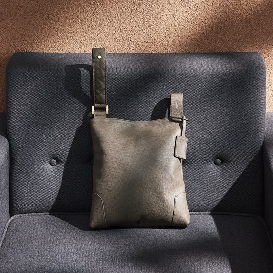MCFC TWIST MINI HANDBAG カーキのディテール